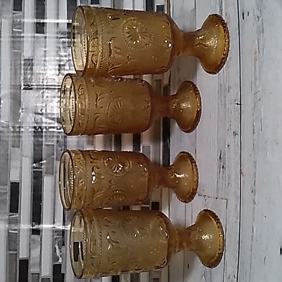 Vintage amber gold Starburst glasses goblets